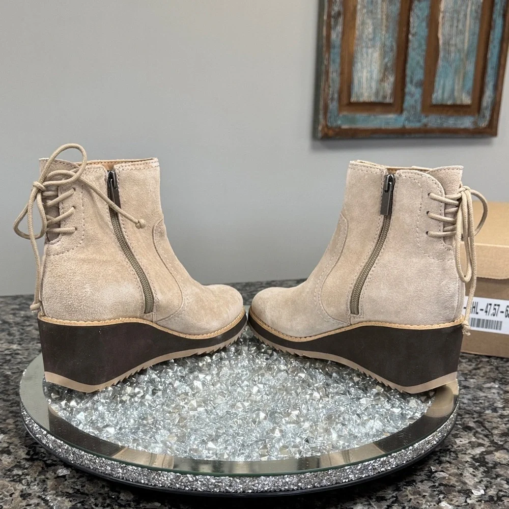 Earth Suede Wedge Bootie in Light Taupe NEW 6